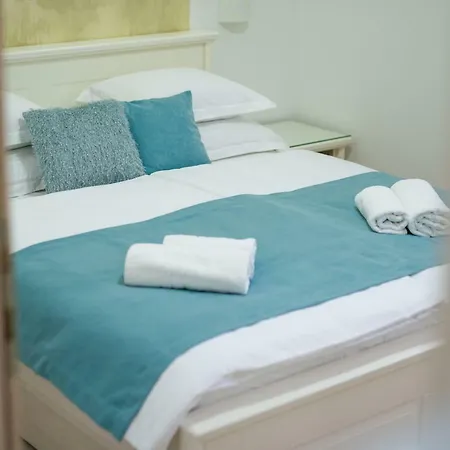 Appartement Gloria 2 *